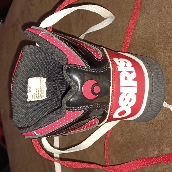*DISCONTINUED* *RARE* BLACK, RED, AND WHITE OSIRIS SNEAKERS - Picture 3 of 7